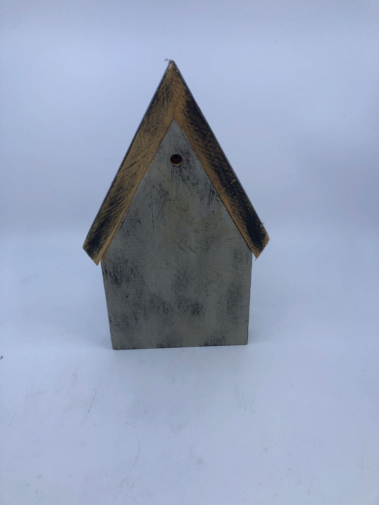 GREY PRIMITIVE "FAMILY" BIRDHOUSE WALL DECOR.
