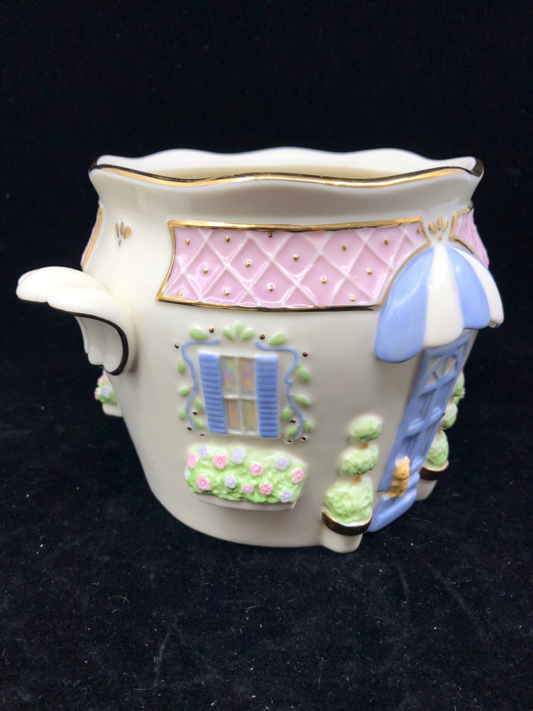 2002 LENOX GOLD CLUB GARDEN CACHE POT.