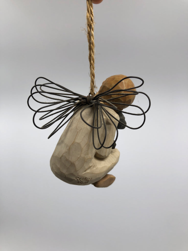 BOY W/DOG ORNAMENT .