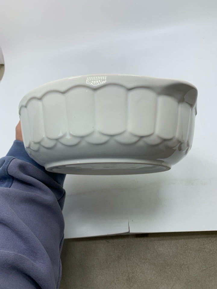 LIGHTWEIGHT CERAMIC CIRCLE BAKING DISH.