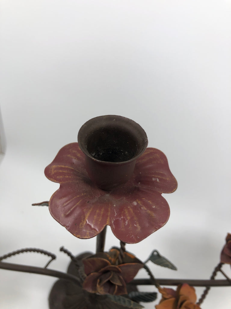 3 SECTION FLORAL METAL CANDLE HOLDER.