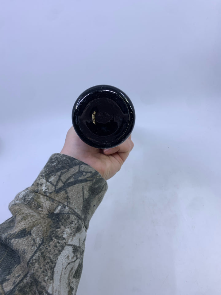 SMALL DARK BROWN SKINNY VASE.