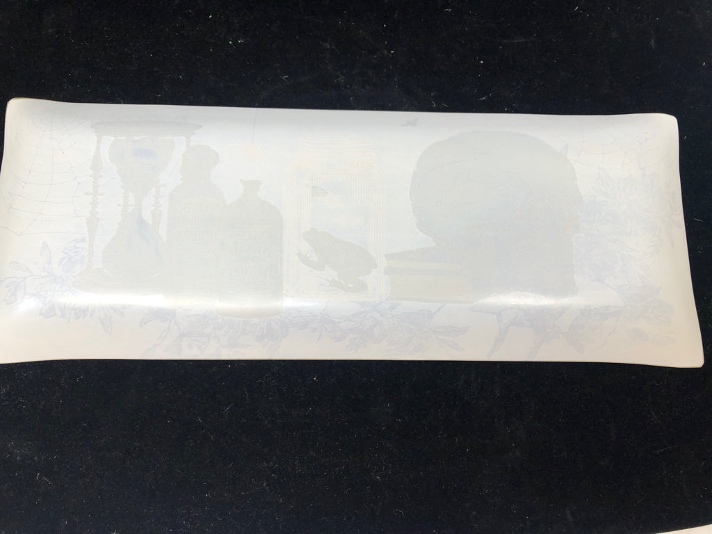SKULL RECTANGLE TRAY.