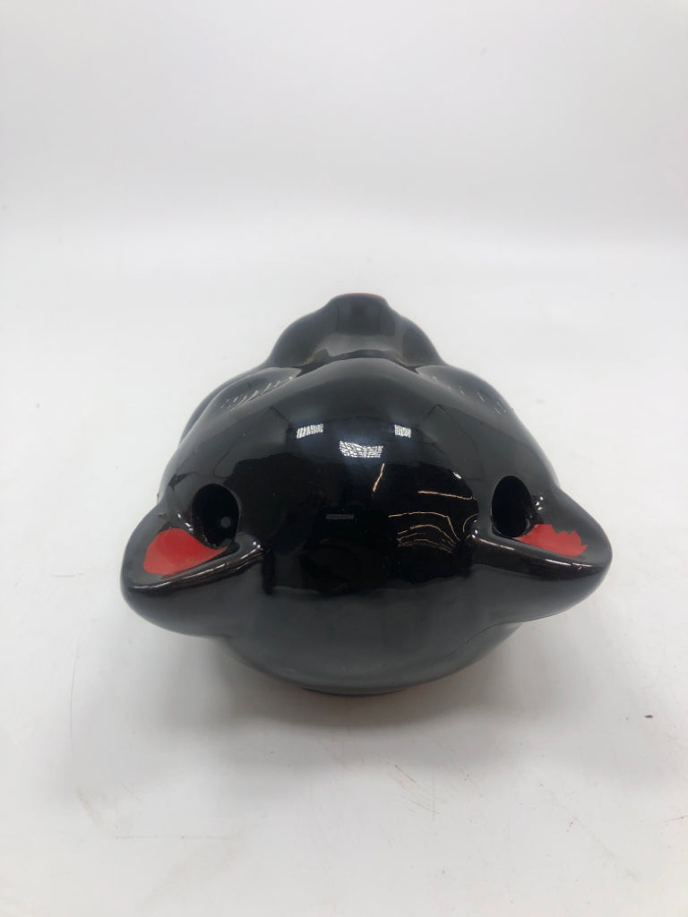 VTG BLACK CAT REDWARE ASHTRAY.