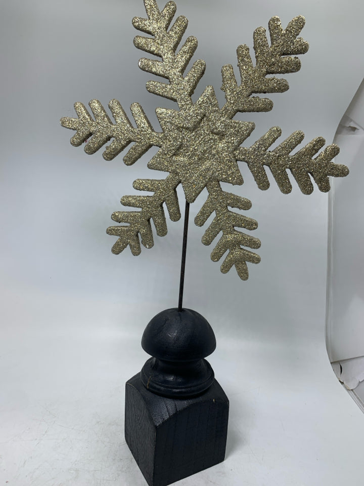 BLACK WOOD BASE W/ SPARKLE SNOWFLAKE.