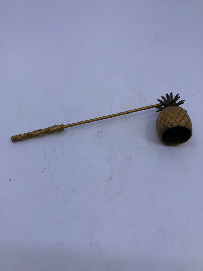 2 PC PINEAPPLE SHAPED CANDLE SNUFFER W/ REST PLATE PARTYLITE METAL.