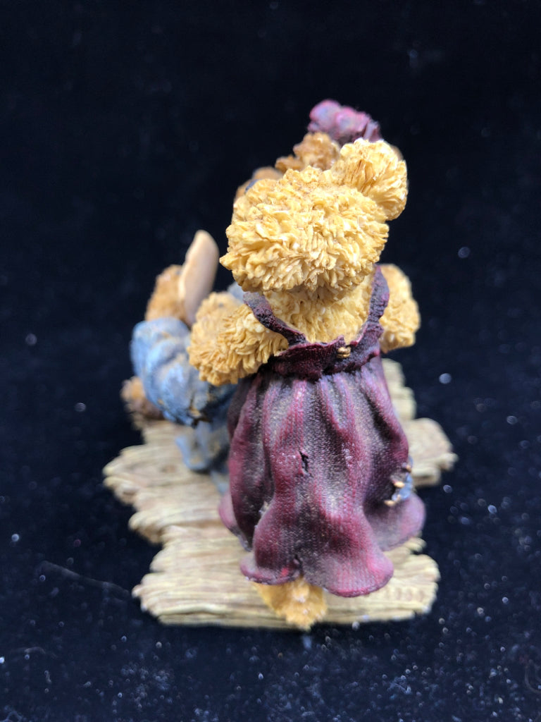 BOYDS BEAR MOM AND DAUGHTER FIGURE.