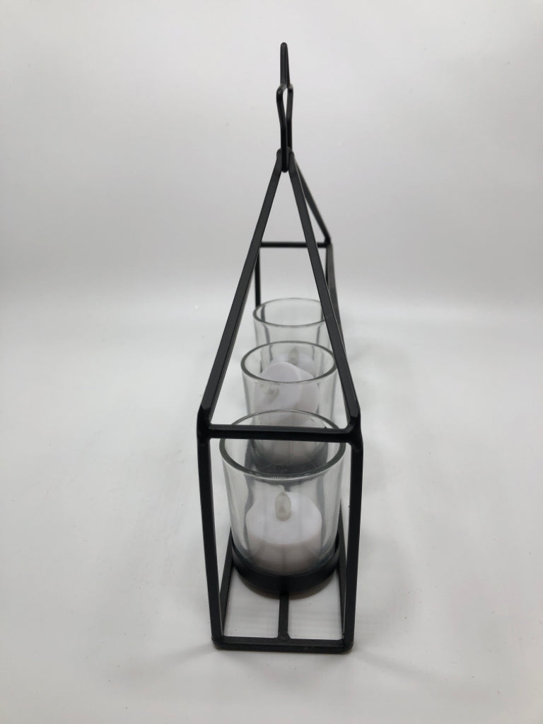 MANGER-STYLE VOTIVE HOLDER.