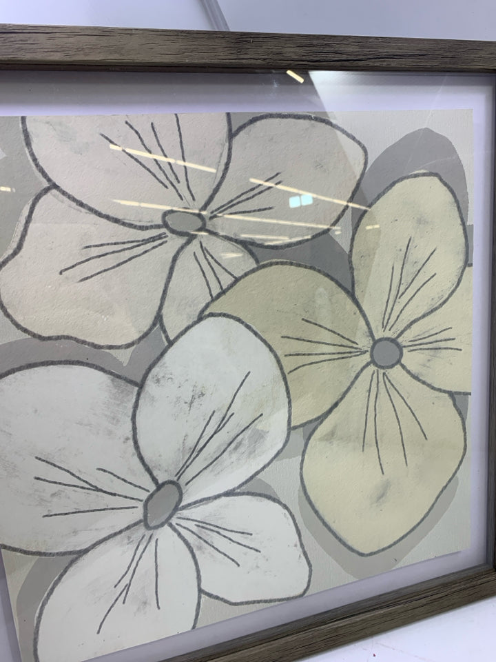 BEIGE & CREAM FLOWERS IN WOOD SQUARE HANGING & STANDING FRAME.