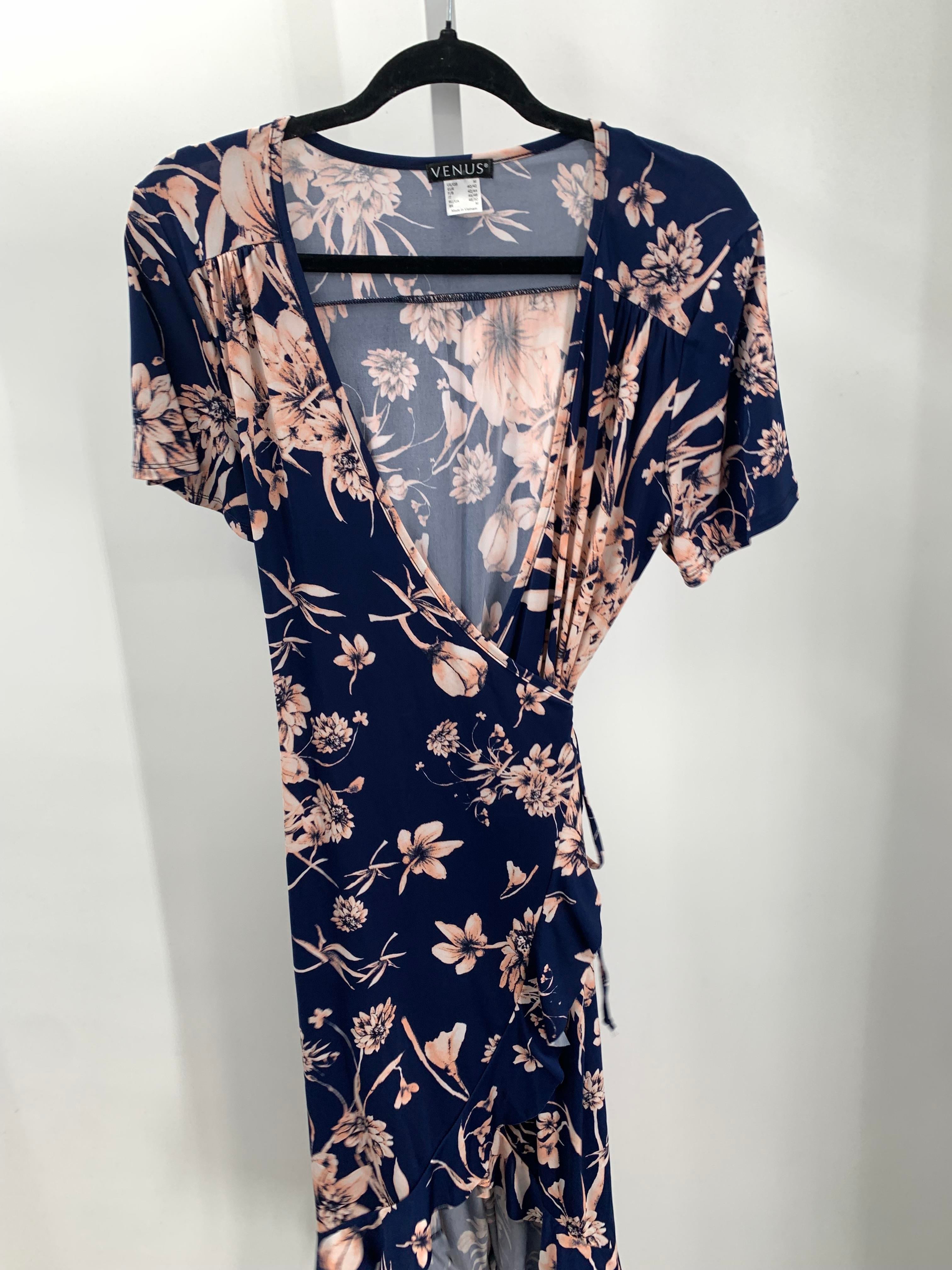 Venus Size Medium Misses Short Sleeve Dress