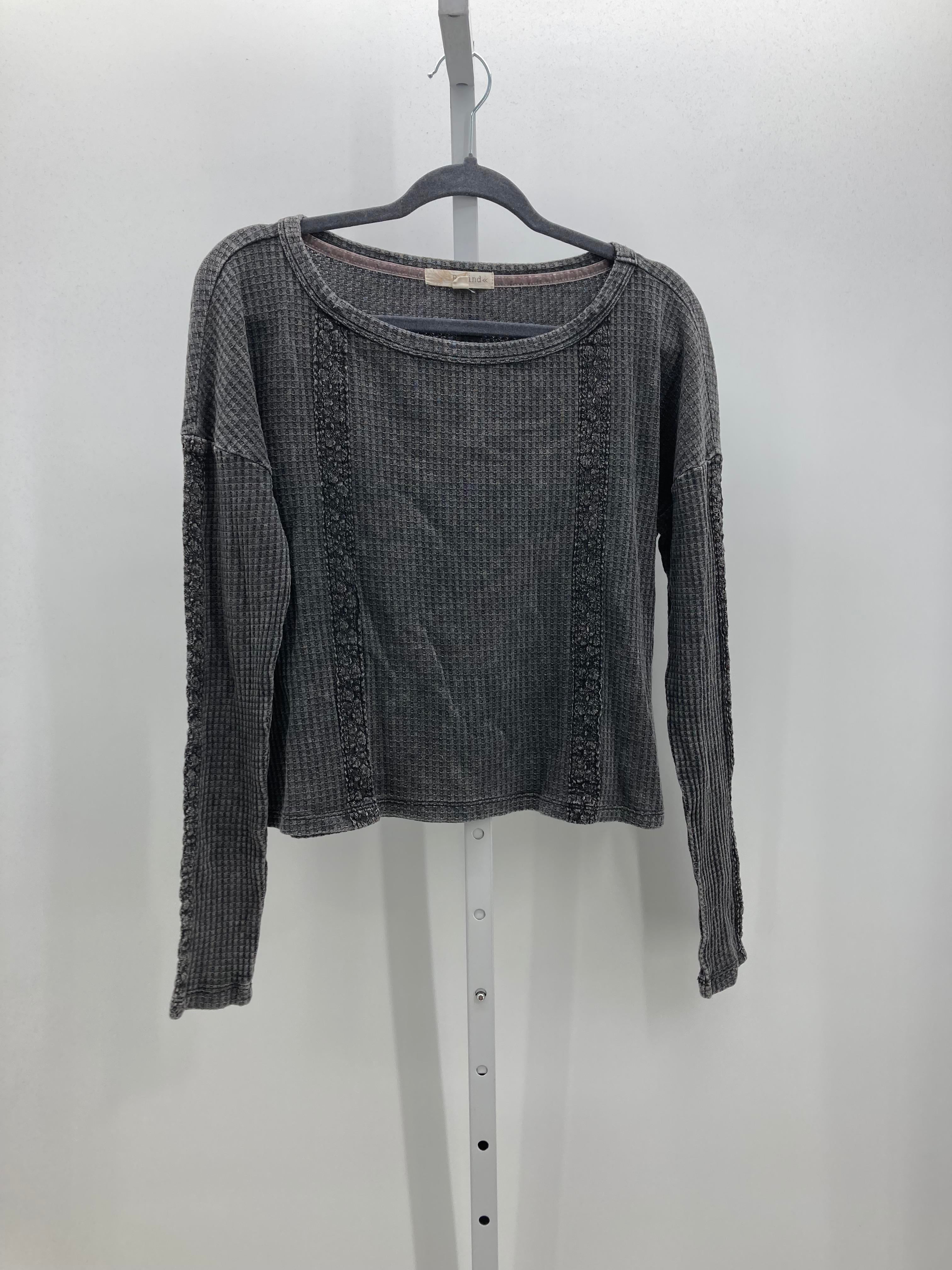 Rewind Size Medium Juniors Long Sleeve Shirt