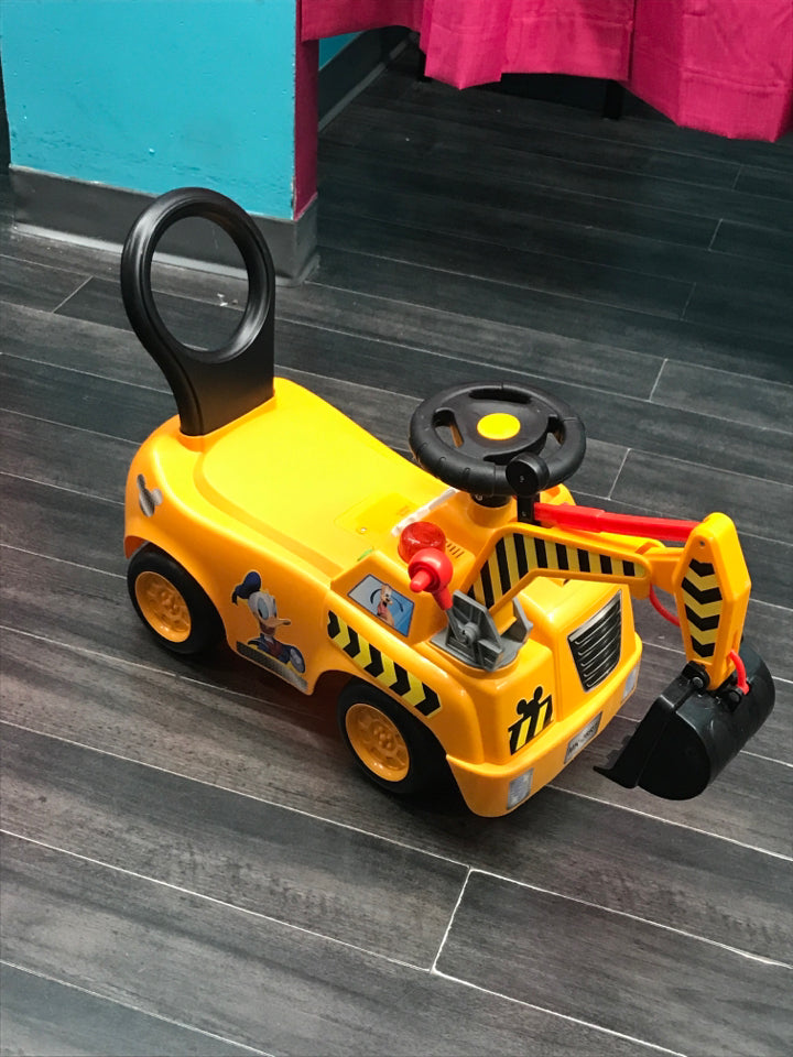 Kiddieland Disney Mickey Activity Crane Ride-On