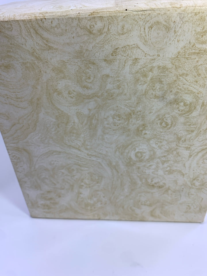 THE AMISH HERITAGE COLLECTION WINTER FUN W/QUILT.