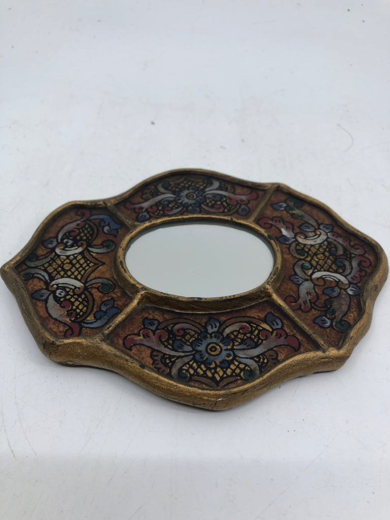 VTG MINI GLASS FRAME WOOD MIRROR.
