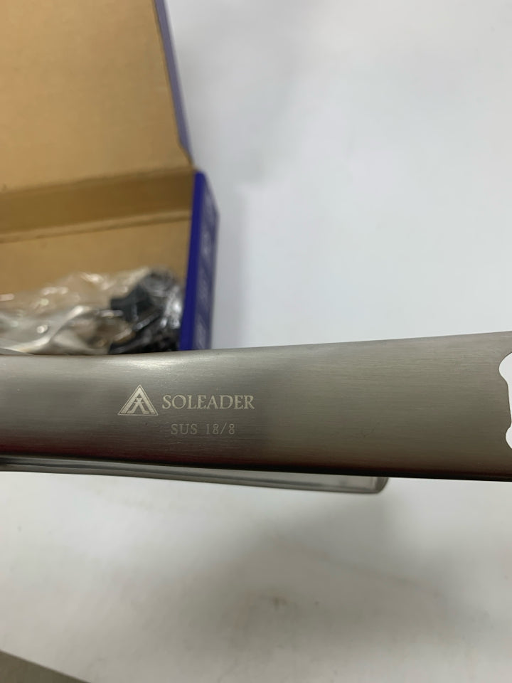 NIB 2 HOT PLATE GRABERS.