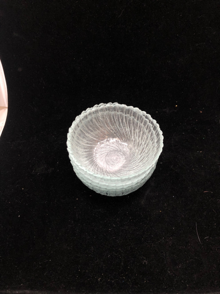 4 CLEAR GLASS SWIRL BOWLS.