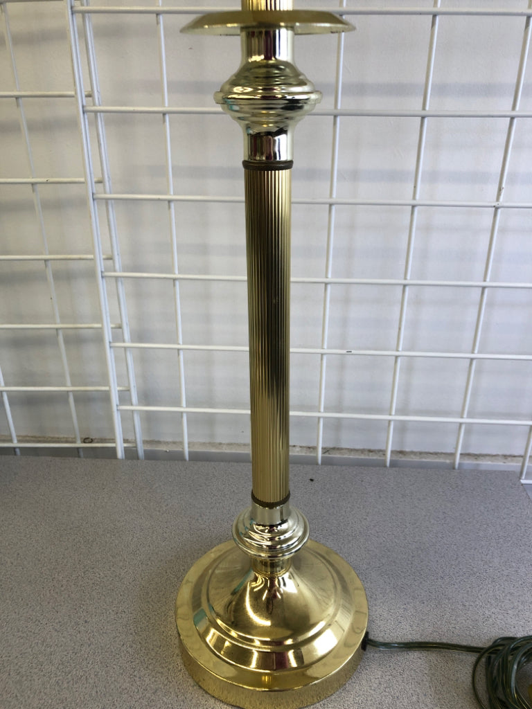 SKINNY BASE LAMP W WHITE SHADE.