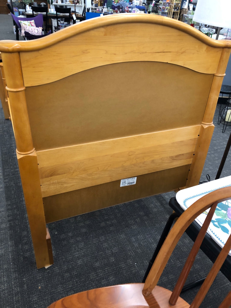 OAK TWIN BED.