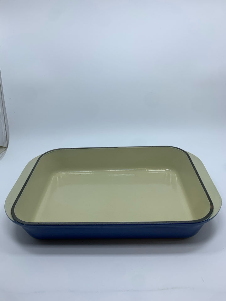 CAST IRON GRATIN ROASTING PAN W/BLUE FINISH.