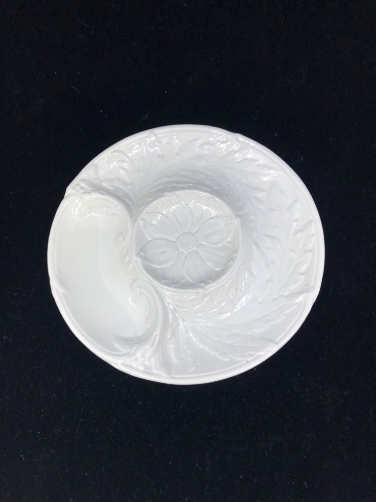 WHITE CIRCLE LEAF DETAILED SHALLOW DISH- MADE IN FRANCE.