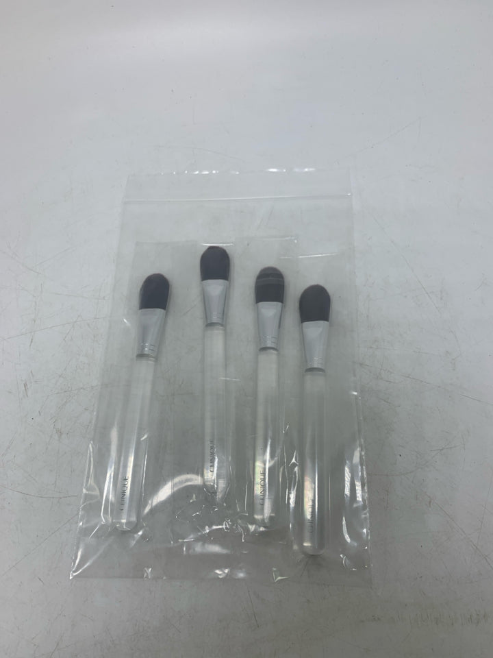4 Powder Foundation Brushes In bag