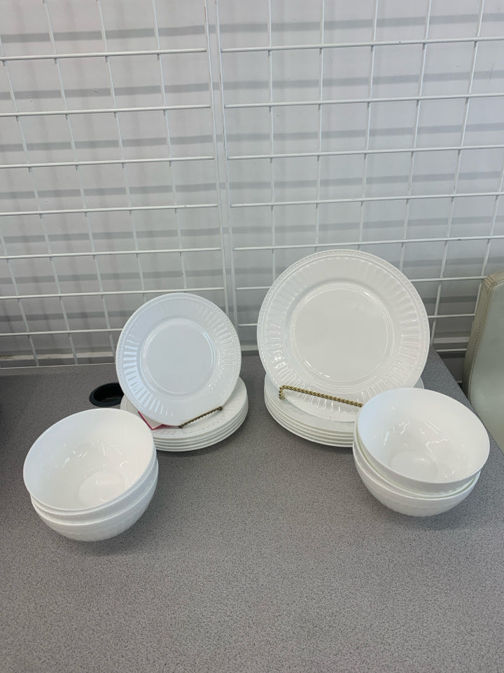 18PC WHITE BEADED EDGE SVC FOR 6.