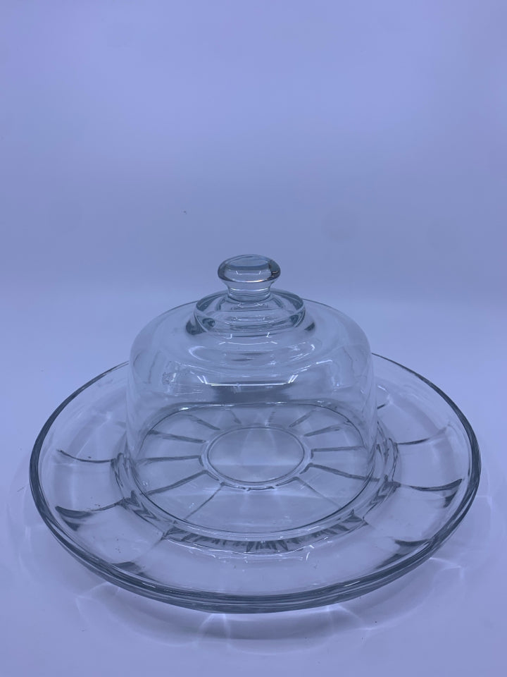 GLASS PLATTER WITH DOME COVER.