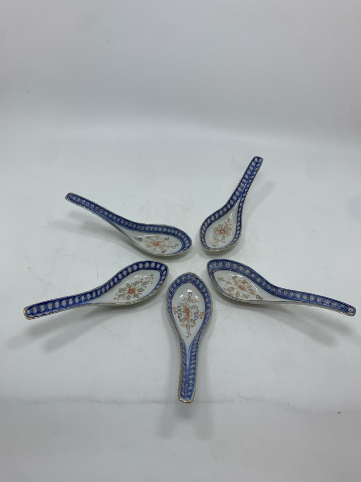 5 VTG CHINESE RICE GRAIN SOUP SPOONS.