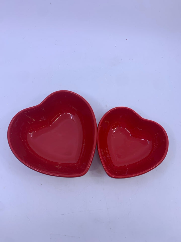 2 HEART NESTING BOWLS.
