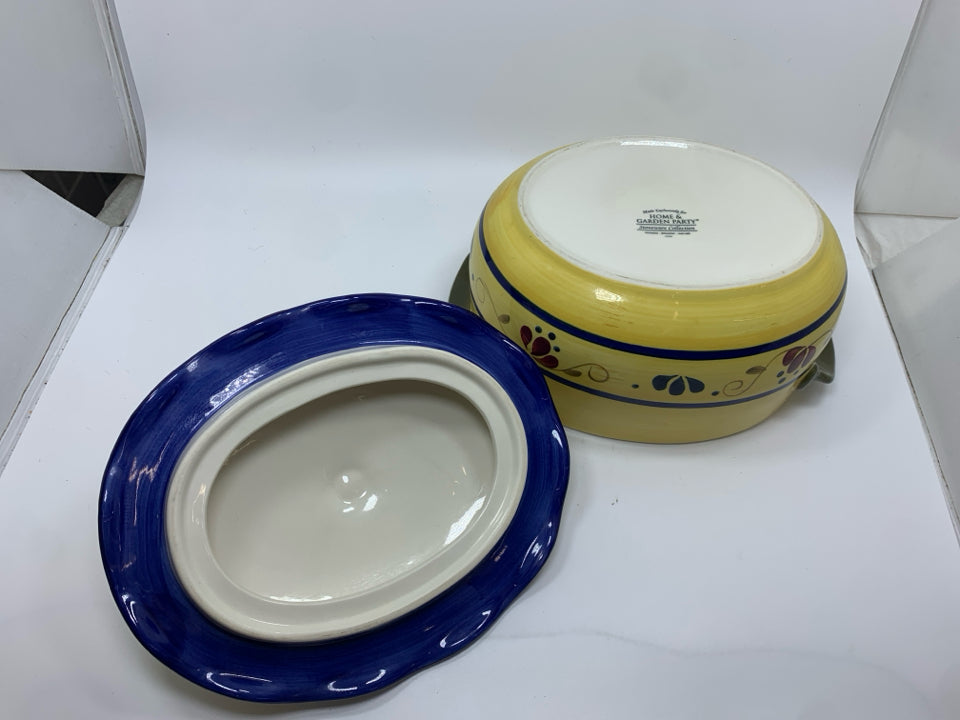YELLOW STONEWARE BEAN POT.