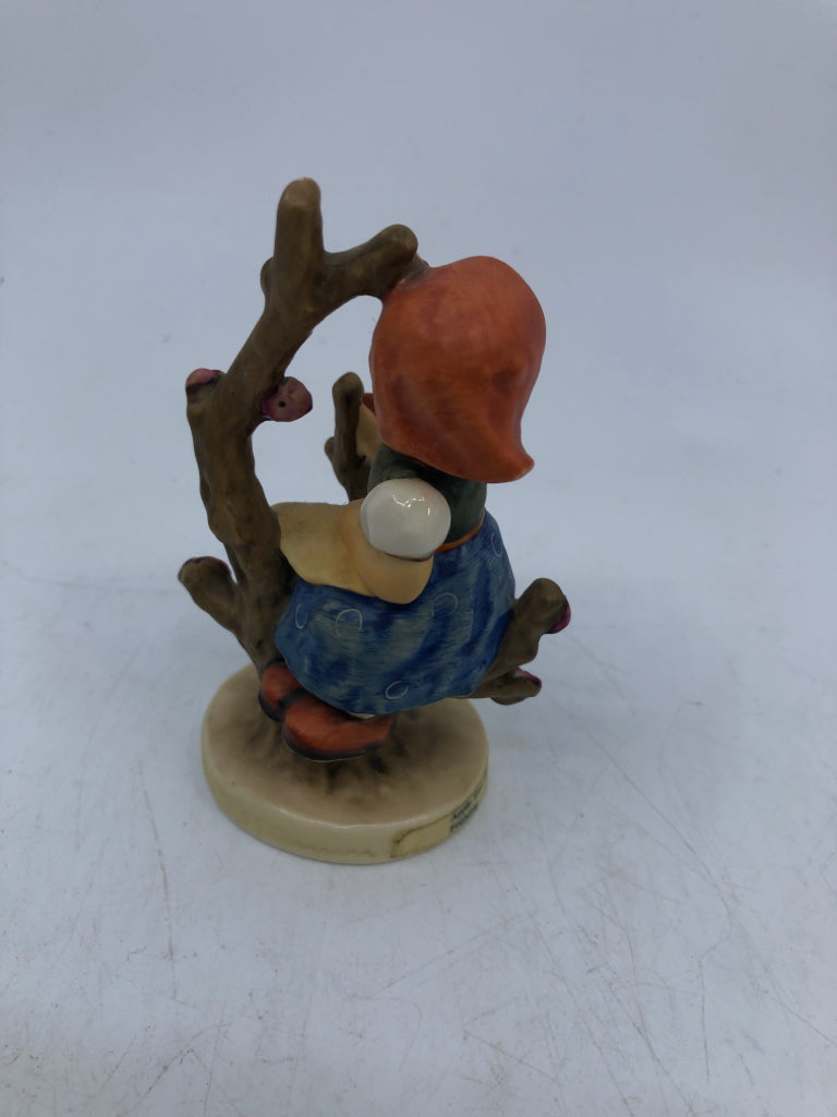 VTG HUMMEL "APPLE TREE GIRL".