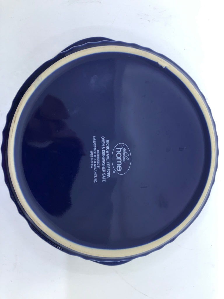 ROYAL BLUE ROUND CASSEROLE DISH W SLIGHT HANDLES.
