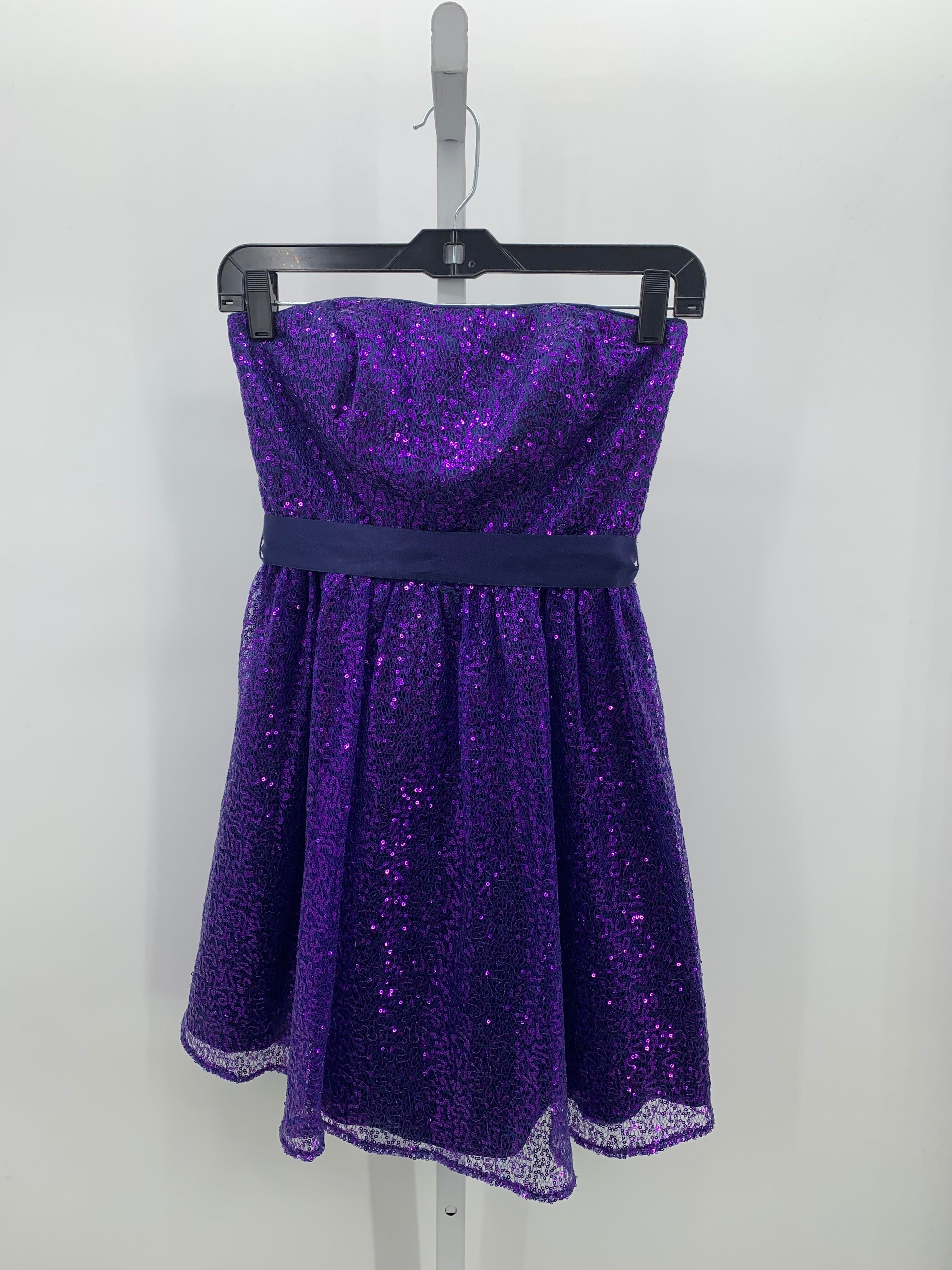 Hailey Logan Size 3/4 Juniors Sleeveless Dress