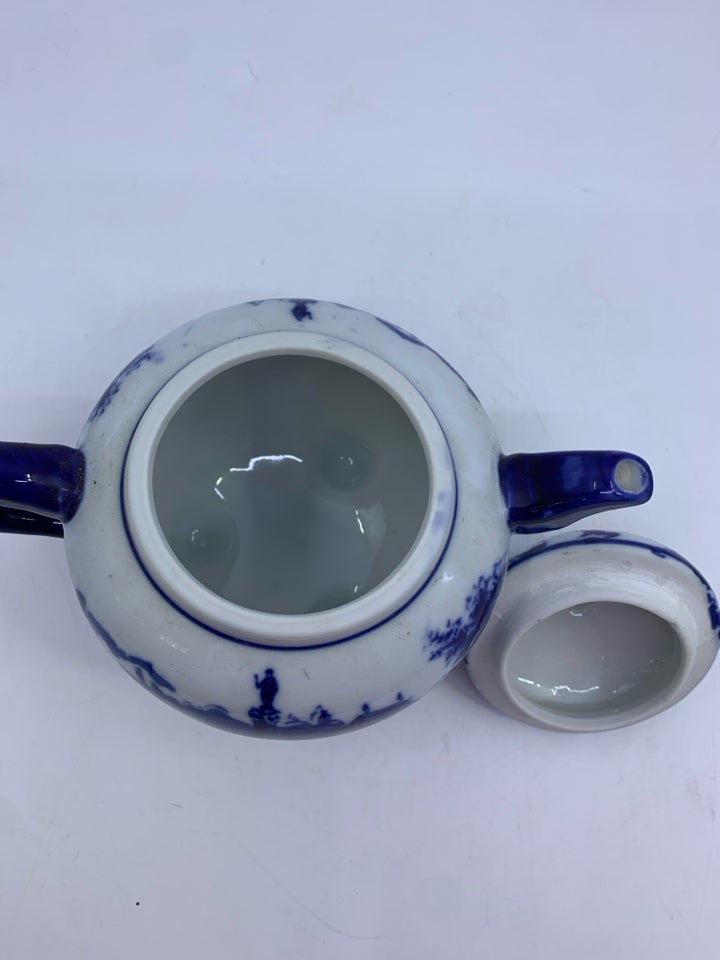 BLUE/WHITE TEA POT W/ TOWN SCENE.