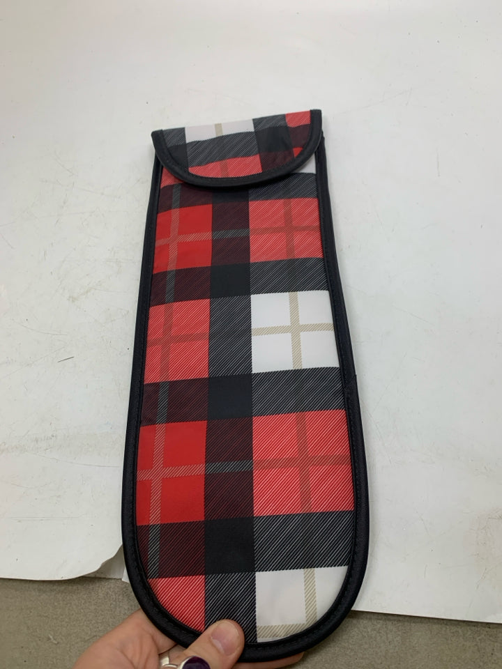 RED NARROW HANGING STORAGE.