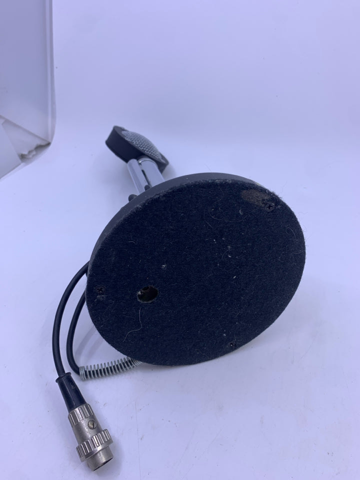 VTG RADIO/MICROPHONE DECOR.