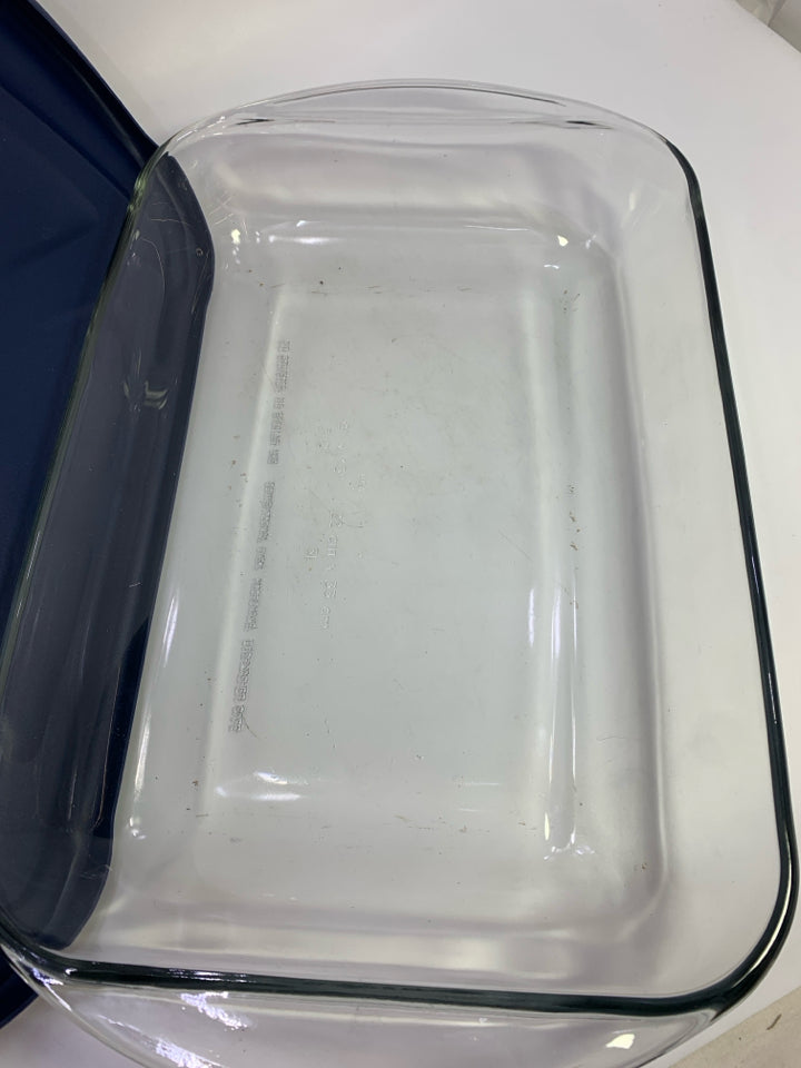 CLEAR GLASS BAKING DISH W/BLUE LID.