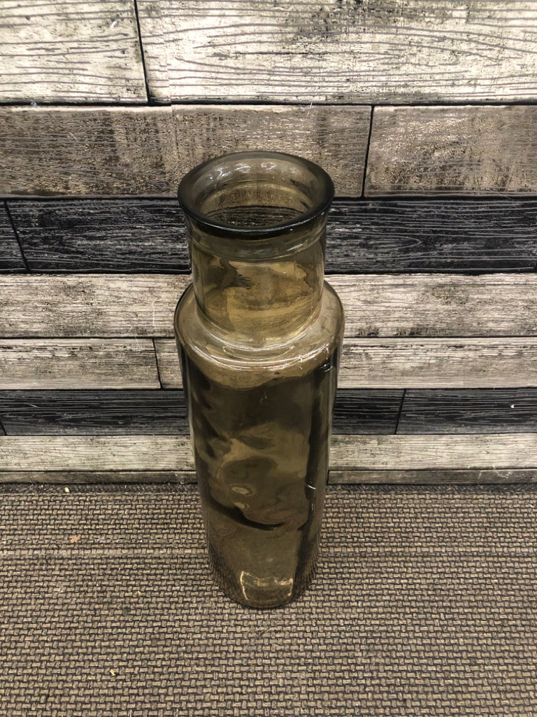 AMBER GLASS FLOOR VASE.