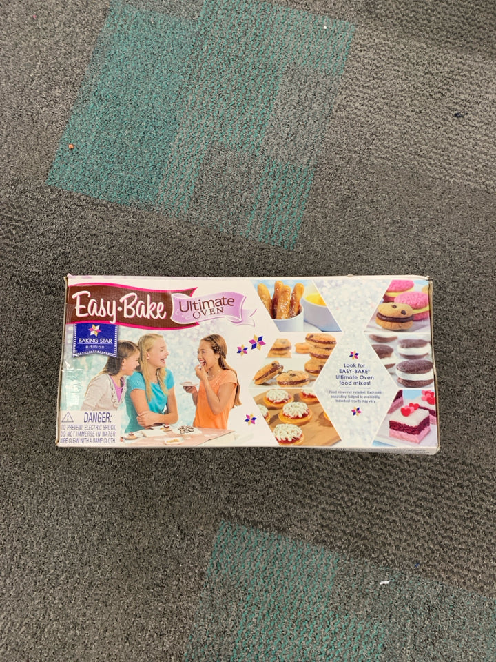 Easy-Bake Ultimate Oven Baking Star Edition *No Mixes-Refills Sold Online