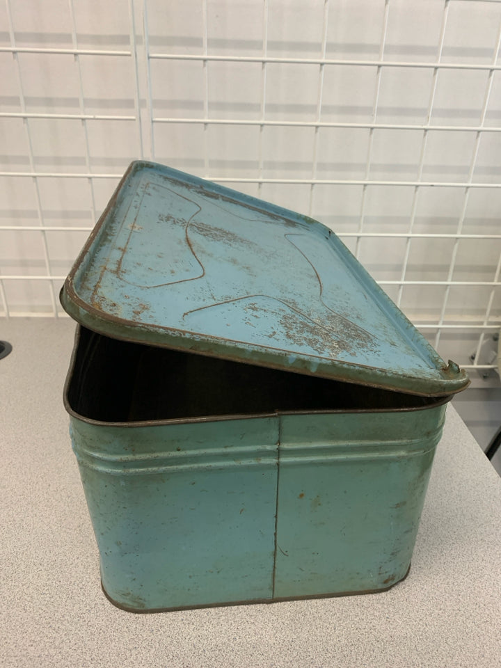 VTG BREAD BOX.