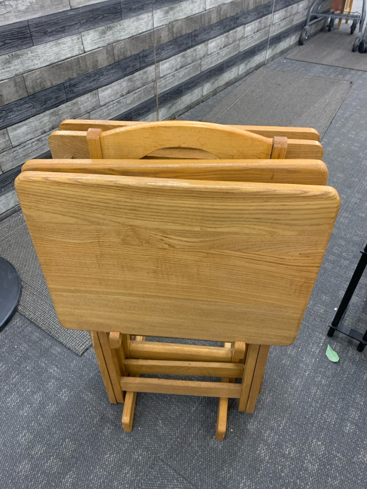 5 PC BLONDE TV TRAYS W/ STAND.