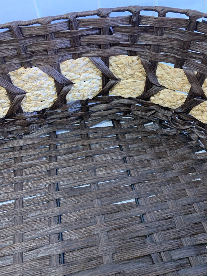 BROWN & CREAM WOVEN OVAL BASKET.