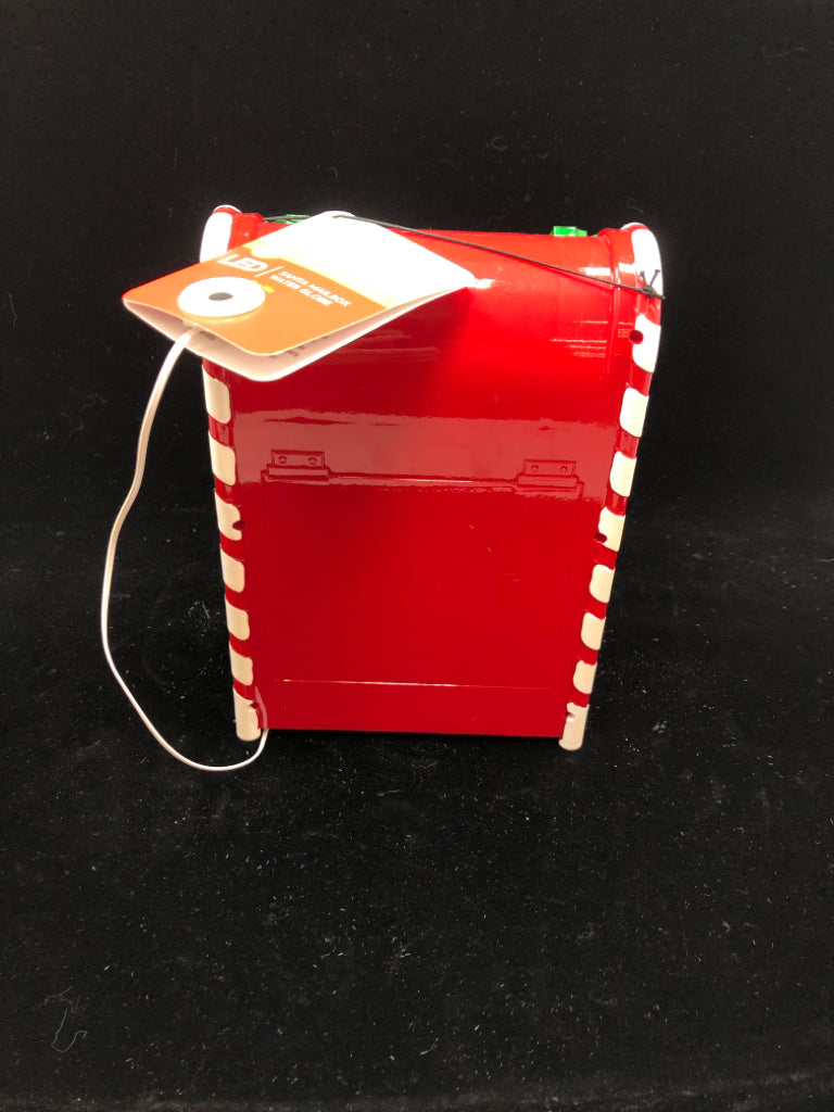 NWT LETTERS TO SANTA SNOWGLOBE W/LIGHTS.