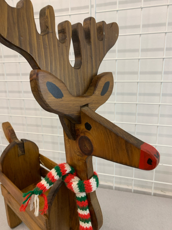 WOODEN REINDEER WITH SCARF.