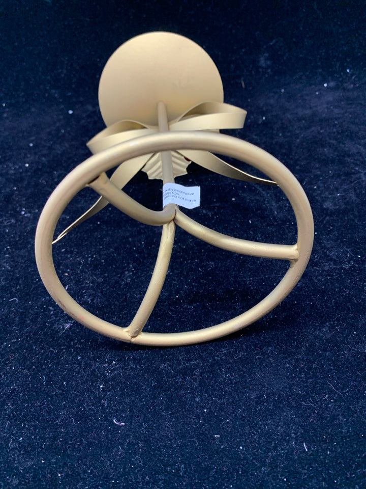 GOLD MATTE FINISH TAPER CANDLE HOLDER W/ HOLLY.