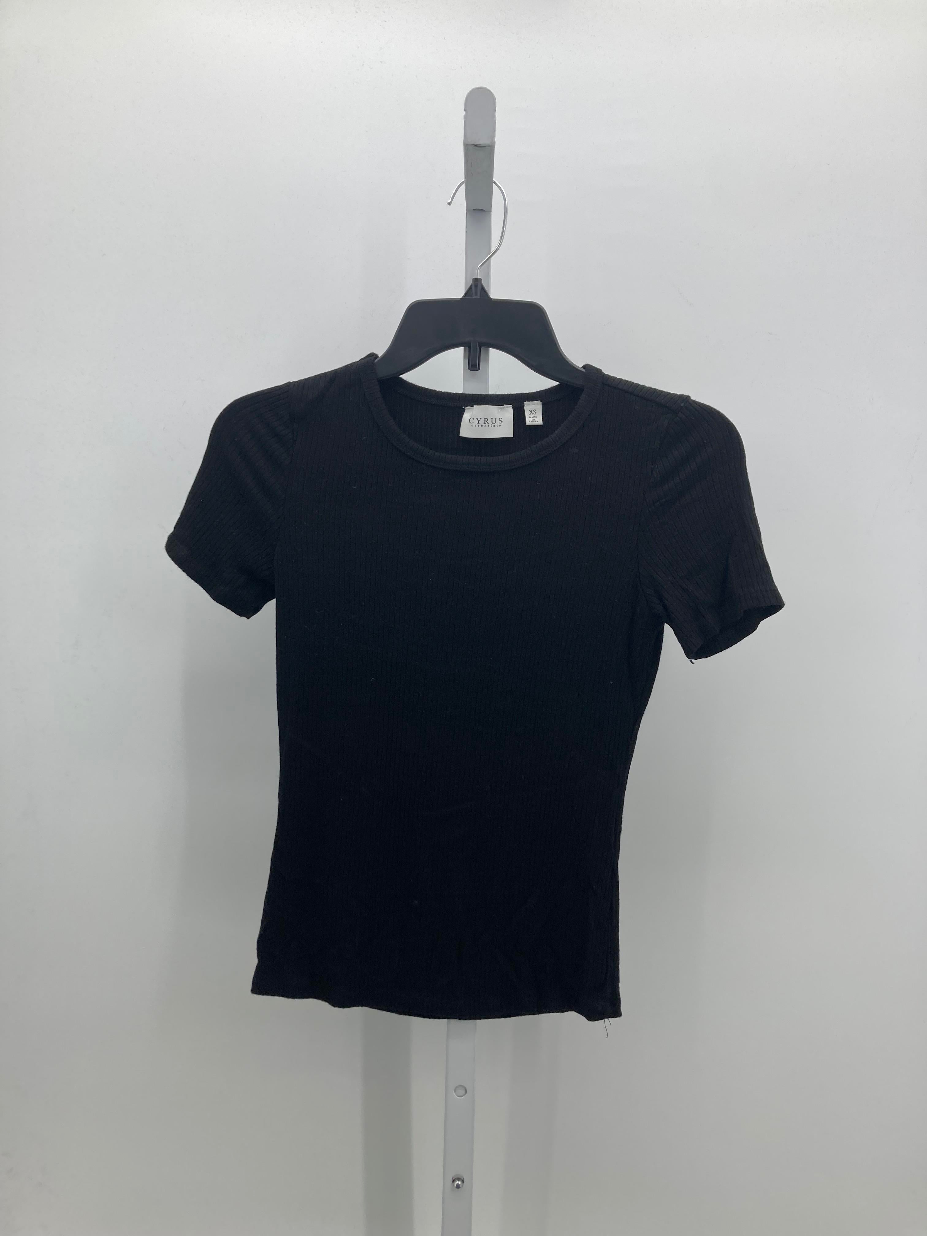 cyrus Size X Small Juniors Short Sleeve Shirt
