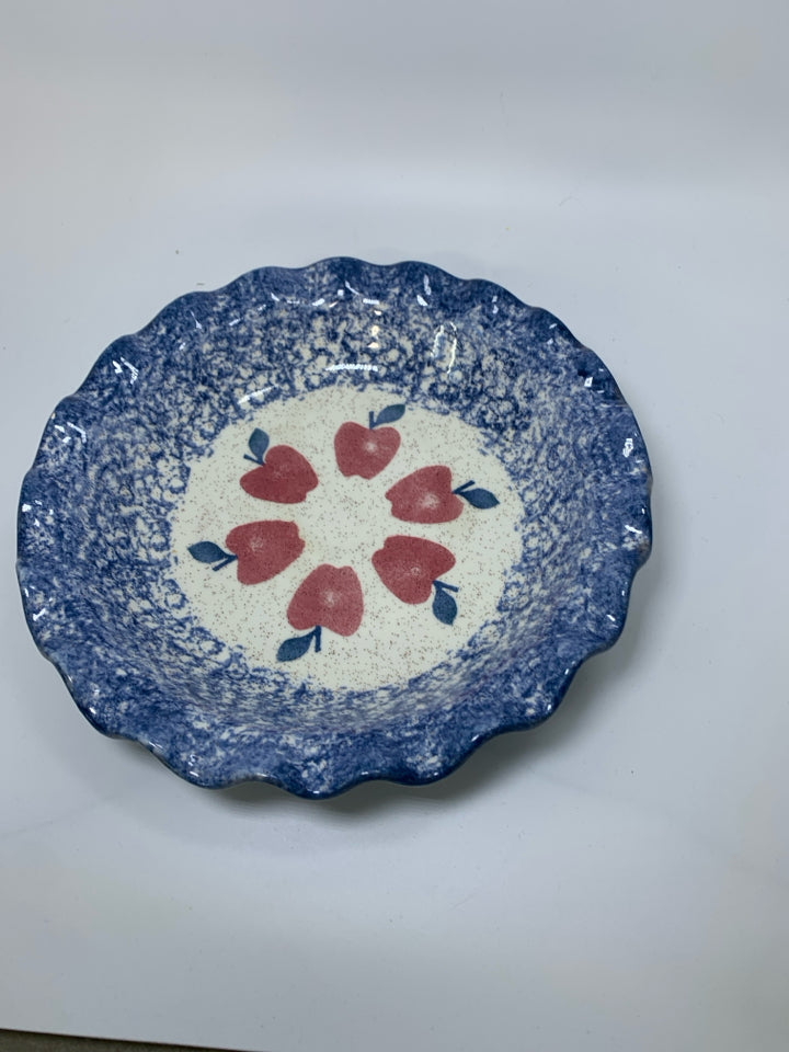 VTG BLUE SPONGE RUFFLED EDGE PIE PLATE.