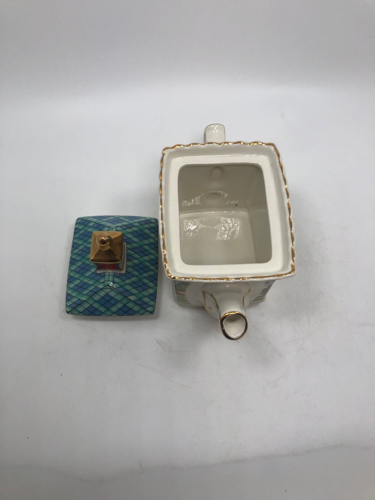 VTG 'A ROUND OF GOLF' TEAPOT.