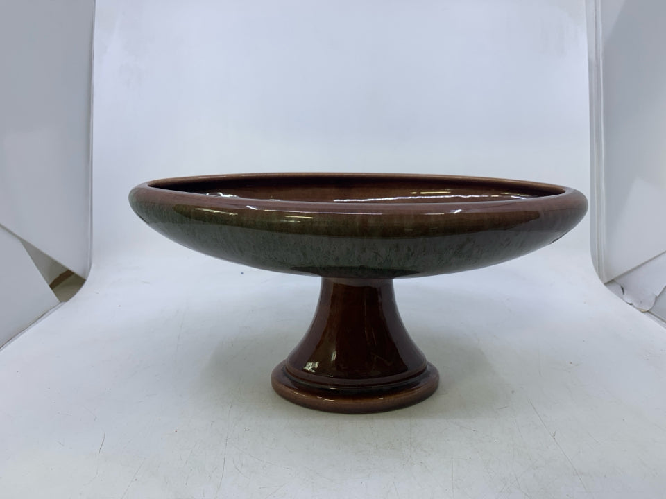 VTG FOOTED OVAL W/ GREEN FAINTED DRIP.