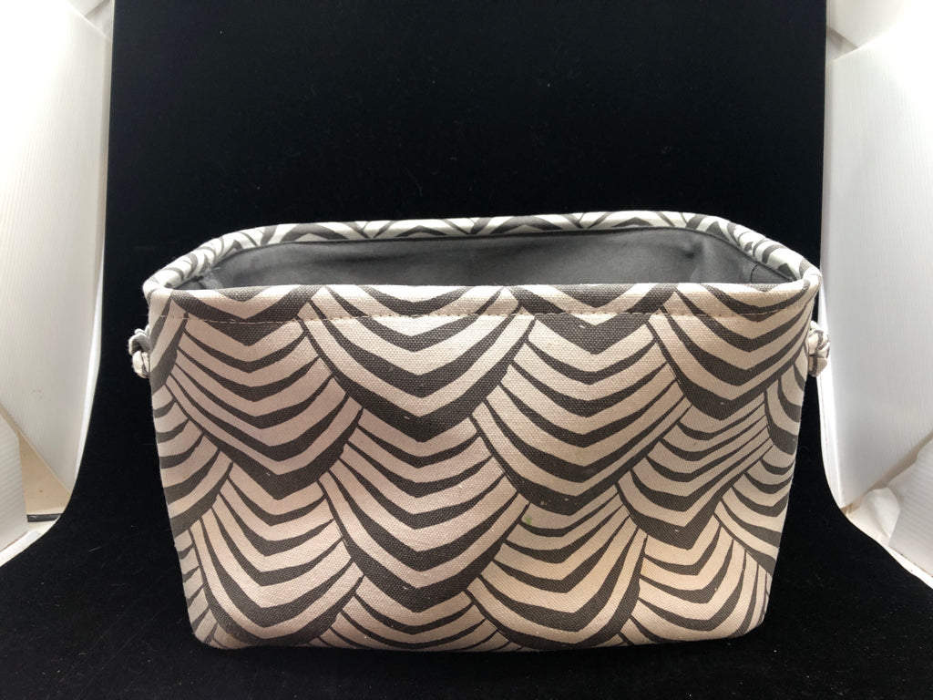 WHITE/GREY FABRIC BIN W WOVEN HANDLES.